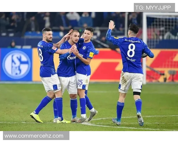 沙尔克04不敌劲旅,德甲征程惊险多难 沙尔克04不敌劲旅,德甲征程惊险多难